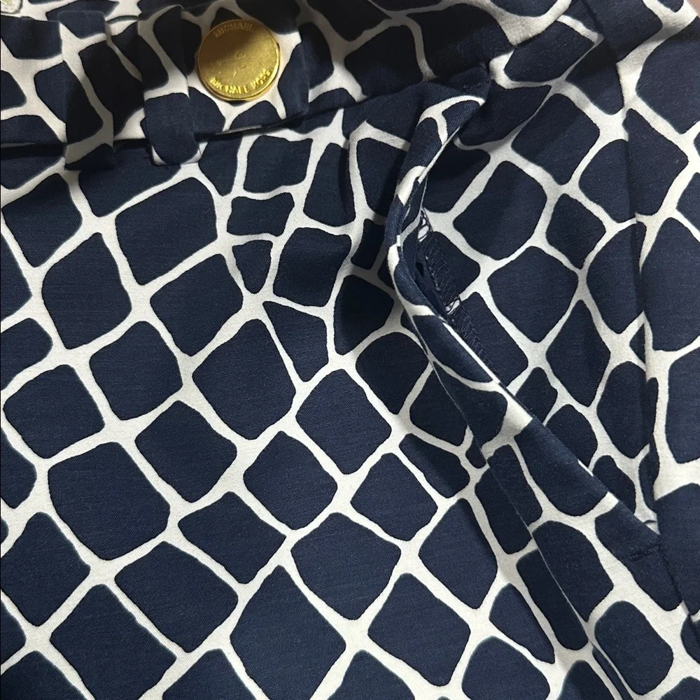 Michael Kors pockets side